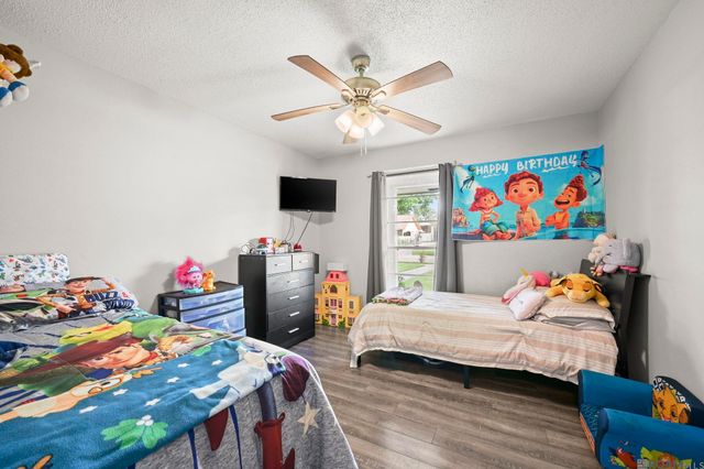 1123 E Greenbriar St, Gonzales, LA 70737