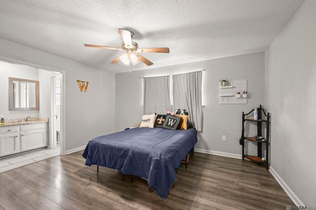 1123 E Greenbriar St, Gonzales, LA 70737