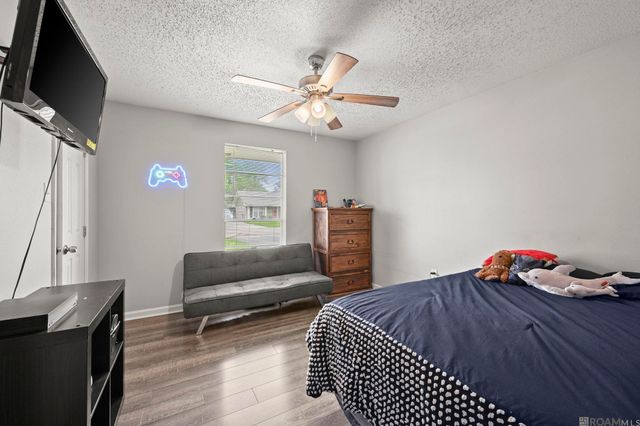 1123 E Greenbriar St, Gonzales, LA 70737