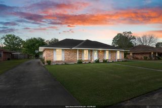 1123 E Greenbriar St, Gonzales, LA 70737