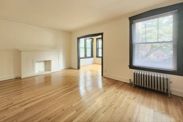 403 S Kenilworth Avenue 1, Oak Park, IL 60302