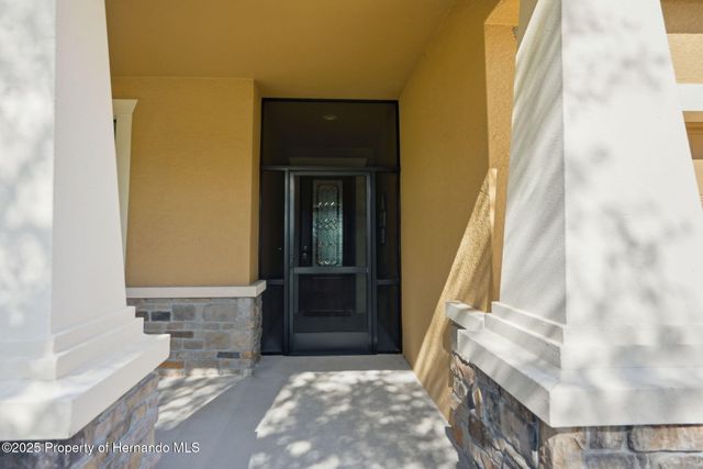 13707 Garden Hills Drive, Spring Hill, FL 34609