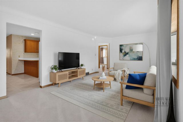 660 Wilshire Avenue, Waterloo, IA 50701