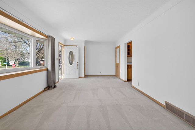 660 Wilshire Avenue, Waterloo, IA 50701