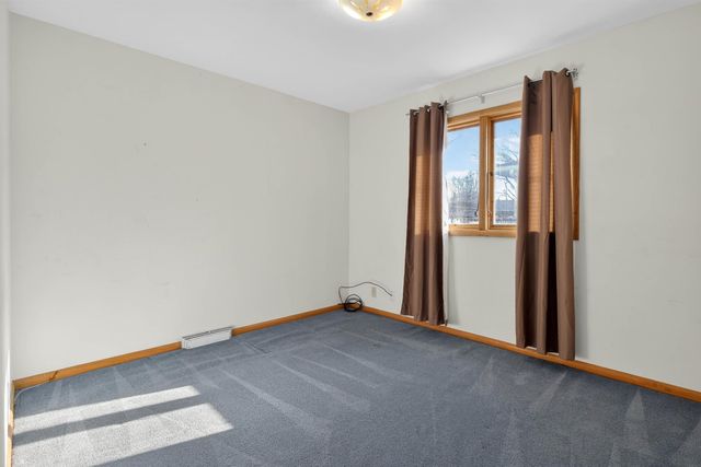 660 Wilshire Avenue, Waterloo, IA 50701