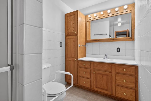 660 Wilshire Avenue, Waterloo, IA 50701