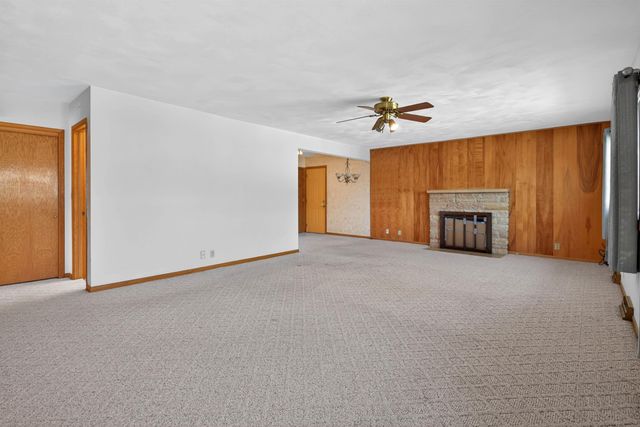 660 Wilshire Avenue, Waterloo, IA 50701