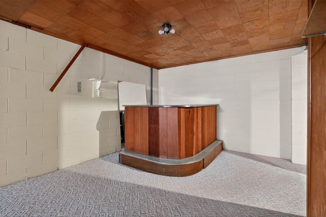 660 Wilshire Avenue, Waterloo, IA 50701