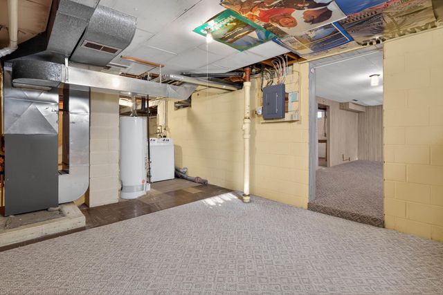 660 Wilshire Avenue, Waterloo, IA 50701