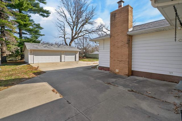 660 Wilshire Avenue, Waterloo, IA 50701