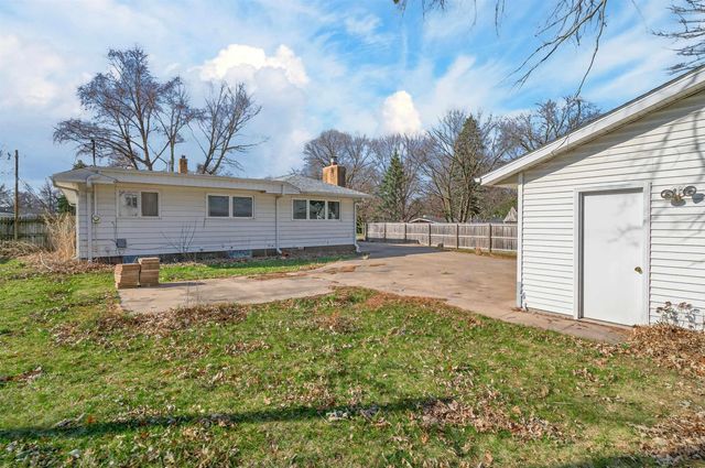 660 Wilshire Avenue, Waterloo, IA 50701