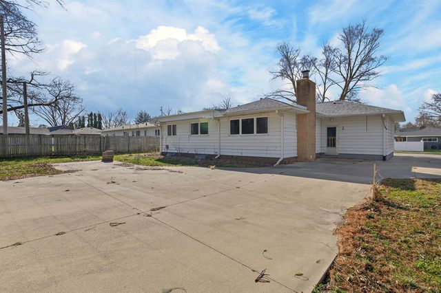 660 Wilshire Avenue, Waterloo, IA 50701