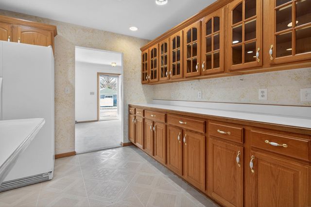 660 Wilshire Avenue, Waterloo, IA 50701