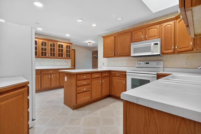 660 Wilshire Avenue, Waterloo, IA 50701