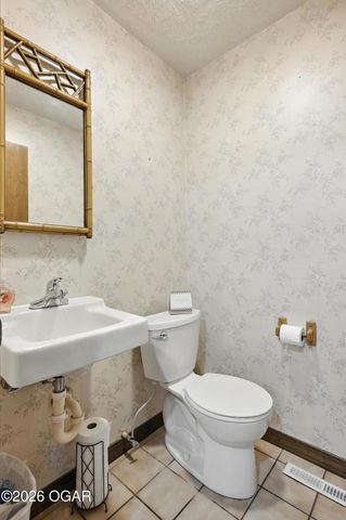 1317 Sheridan Drive, Joplin, MO 64801