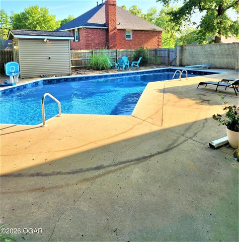 1317 Sheridan Drive, Joplin, MO 64801