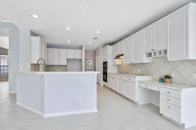 30 Taupewood Place, The Woodlands, TX 77384