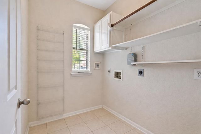 30 Taupewood Place, The Woodlands, TX 77384