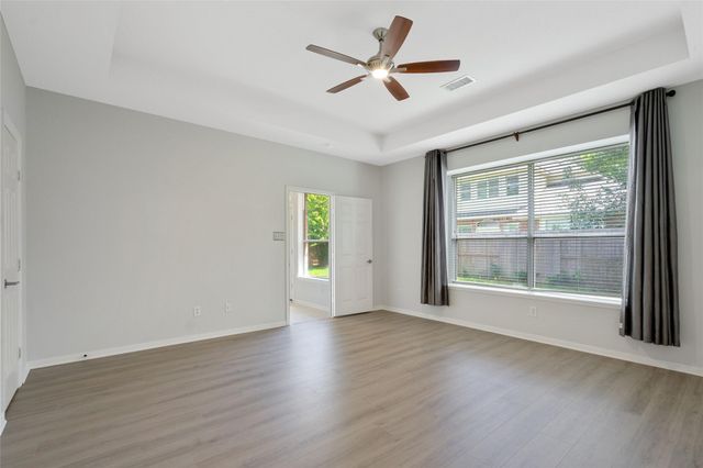 30 Taupewood Place, The Woodlands, TX 77384