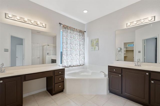 30 Taupewood Place, The Woodlands, TX 77384