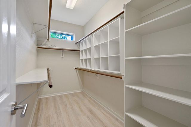 30 Taupewood Place, The Woodlands, TX 77384