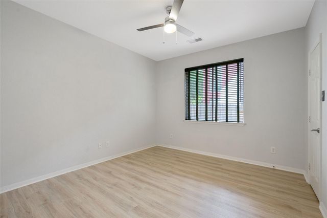 30 Taupewood Place, The Woodlands, TX 77384