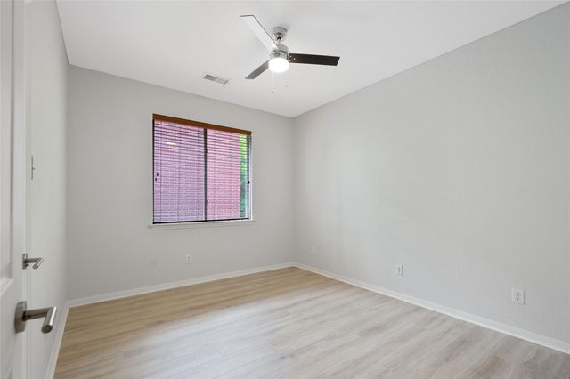 30 Taupewood Place, The Woodlands, TX 77384