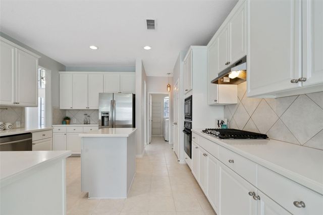 30 Taupewood Place, The Woodlands, TX 77384