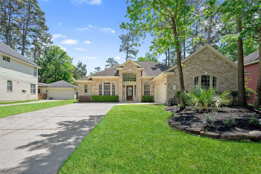 30 Taupewood Place, The Woodlands, TX 77384