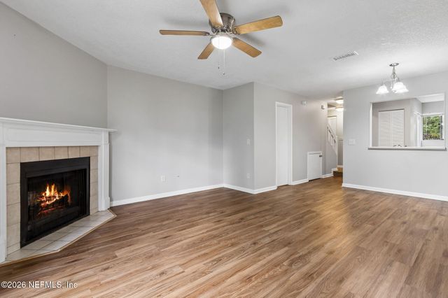 3801 CROWN POINT Road 1184, Jacksonville, FL 32257