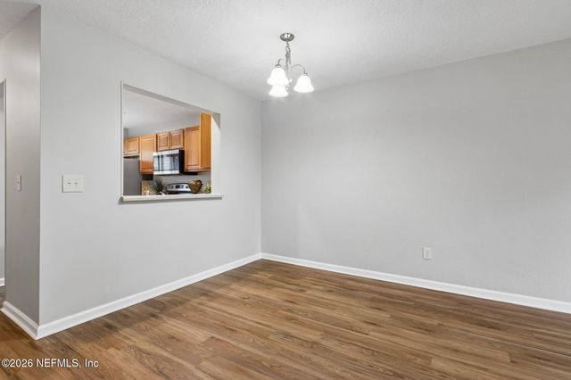 3801 CROWN POINT Road 1184, Jacksonville, FL 32257