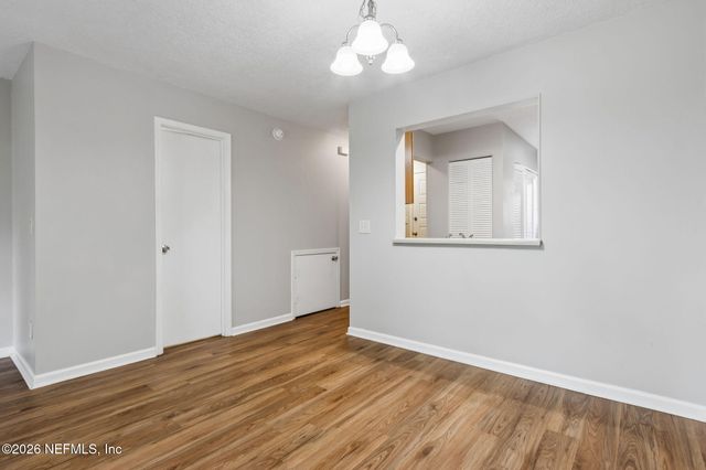 3801 CROWN POINT Road 1184, Jacksonville, FL 32257