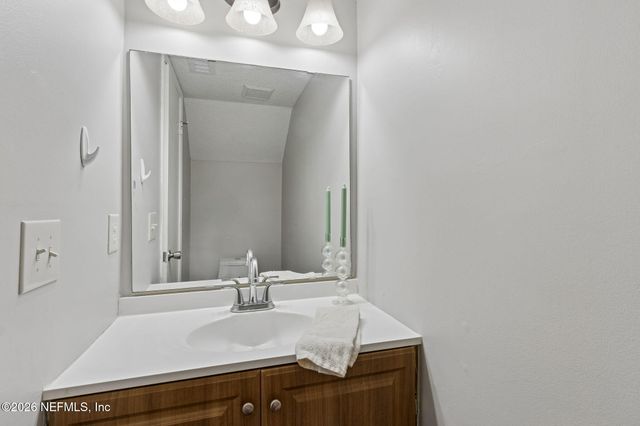 3801 CROWN POINT Road 1184, Jacksonville, FL 32257