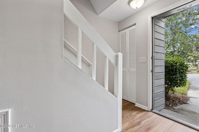 3801 CROWN POINT Road 1184, Jacksonville, FL 32257