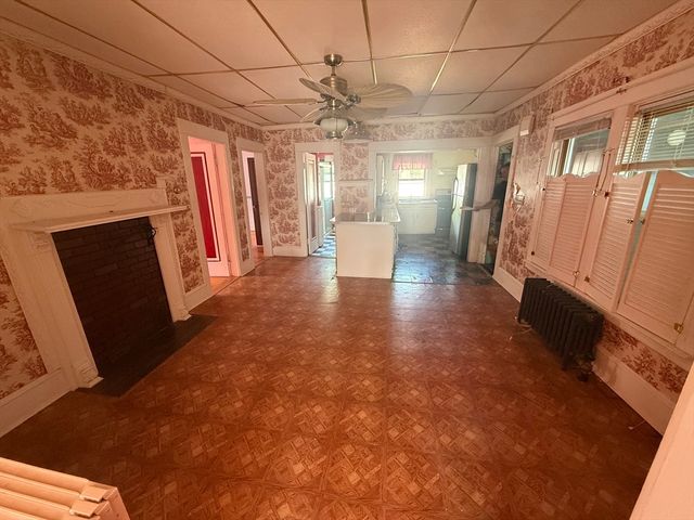 12 Roosevelt Ave, North Attleboro, MA 02760