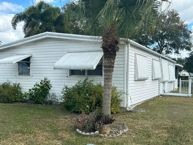 8261 E Club Road, Boca Raton, FL 33433