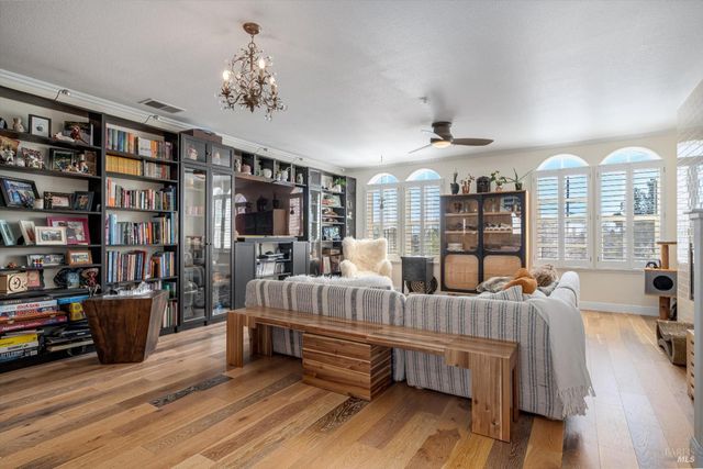 472 Emily Rose Cir, Windsor, CA 95492