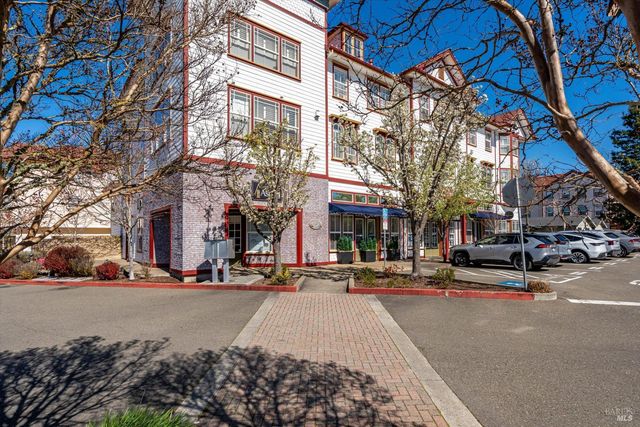 472 Emily Rose Cir, Windsor, CA 95492