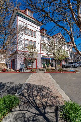 472 Emily Rose Cir, Windsor, CA 95492