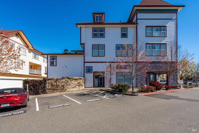 472 Emily Rose Cir, Windsor, CA 95492