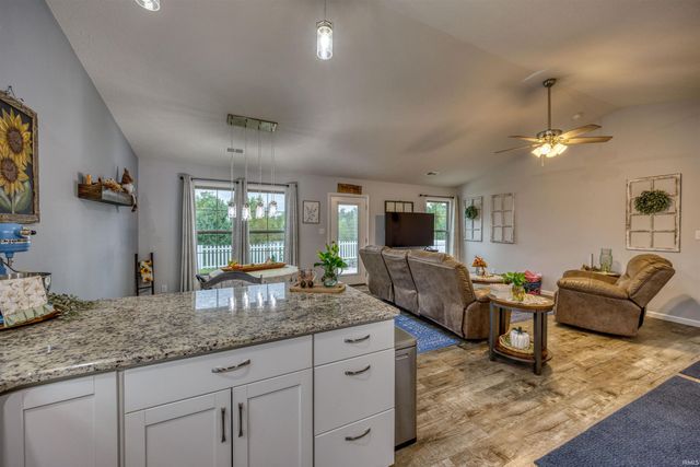 414 Mallard Circle, Chandler, IN 47610