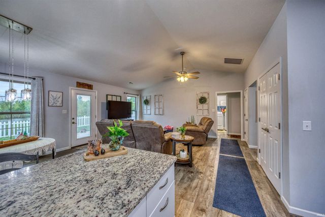 414 Mallard Circle, Chandler, IN 47610
