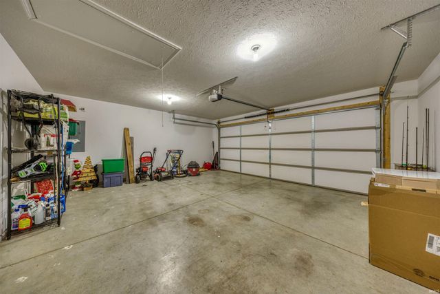 414 Mallard Circle, Chandler, IN 47610