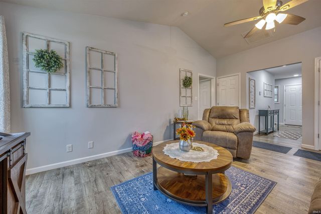 414 Mallard Circle, Chandler, IN 47610