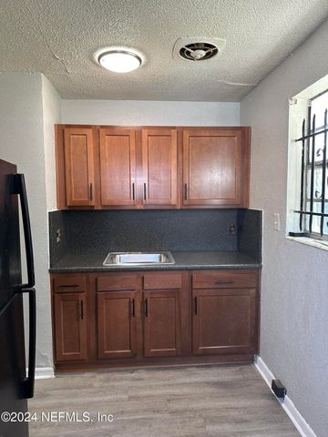 112 W 17TH Street, Jacksonville, FL 32206