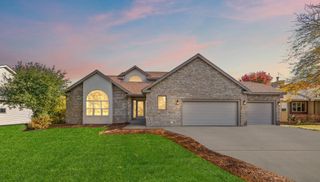 13717 W Preserve Boulevard, Burnsville, MN 55337