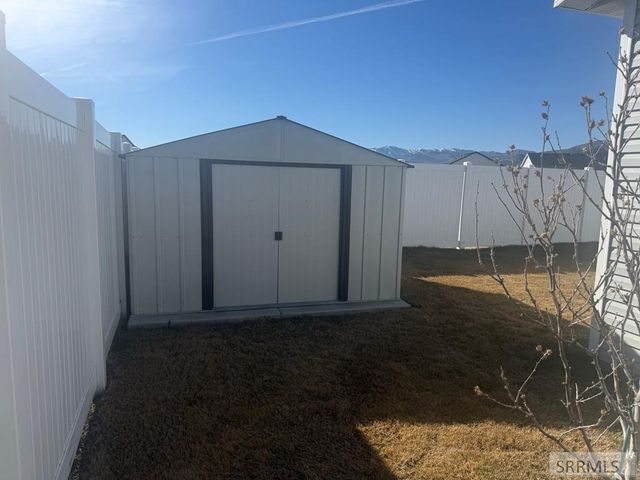 957 Pinewood Avenue, Chubbuck, ID 83202