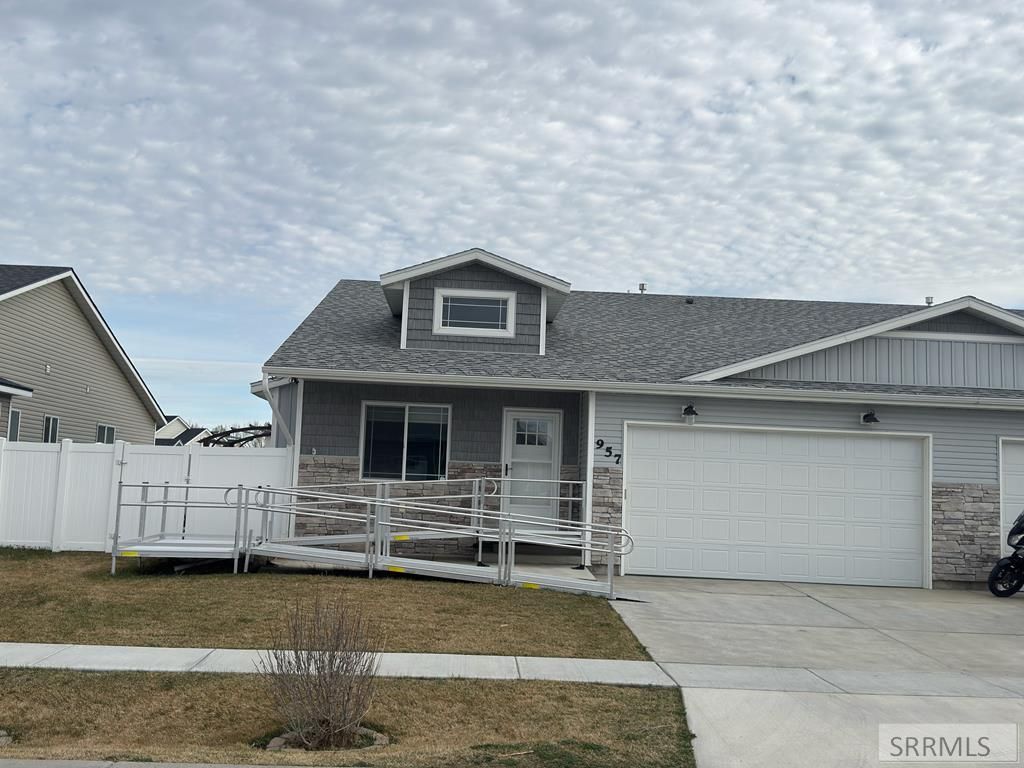 957 Pinewood Avenue, Chubbuck, ID 83202