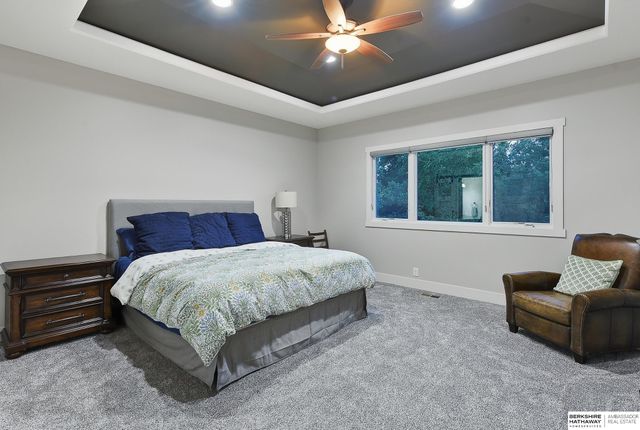 5702 S 239th Street, Elkhorn, NE 68022