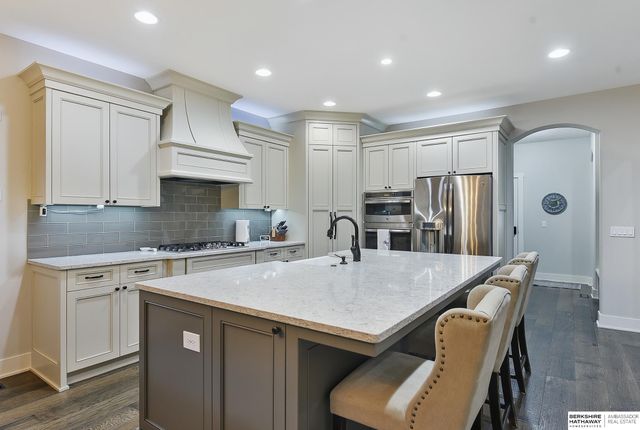 5702 S 239th Street, Elkhorn, NE 68022